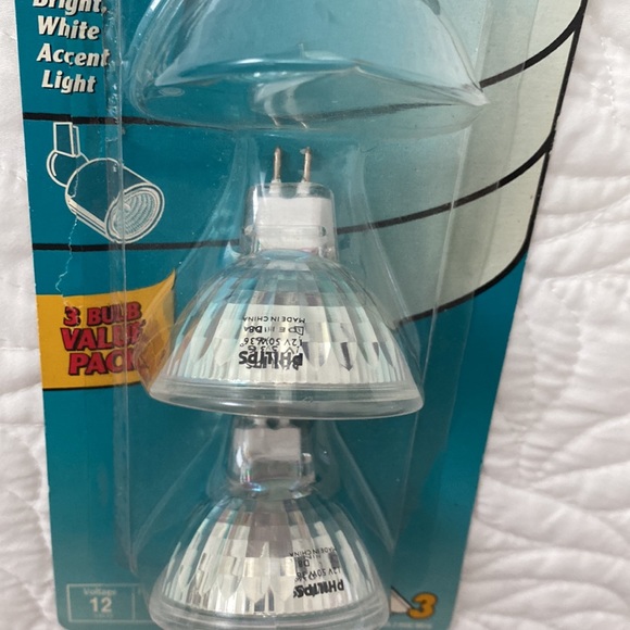 Philips indoor flood bright white accent light bulb 2pk 50w halogen 12v - Picture 4 of 4